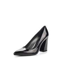 Stuart Weitzman  TALLY